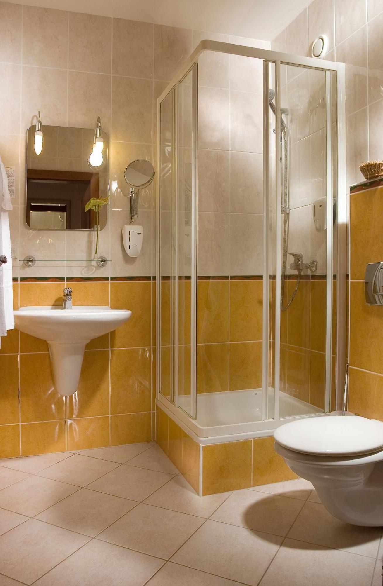 Hotel Kalvaria Superior Дьор Екстериор снимка